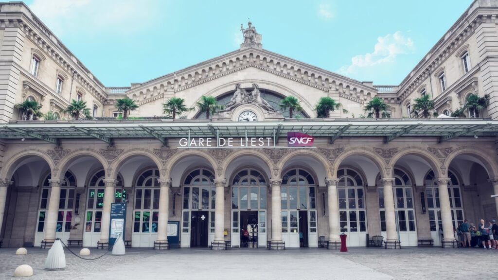 gare d'est-03